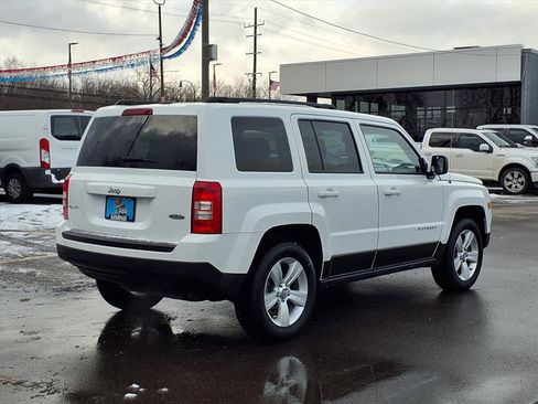 Used 2014 Jeep Patriot Latitude image 2