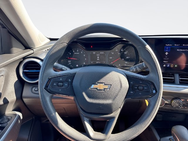 Used 2026 Chevrolet Trax LS FWD image 14