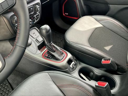 Used 2018 Jeep Compass Trailhawk w/ Safe & Security Group image 17