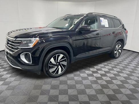 Used 2025 Volkswagen Atlas SE AWD/4WD image 4