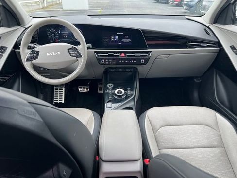 Certified 2024 Kia Niro Wave w/ Wave Preserve Package image 12