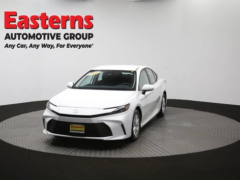Used 2025 Toyota Camry LE FWD image 53