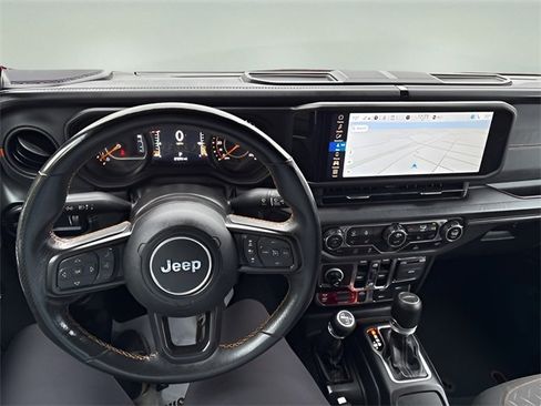 Used 2024 Jeep Gladiator Mojave w/ Technology Group image 9