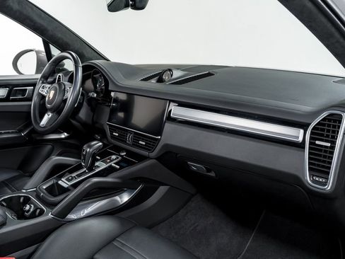 Used 2022 Porsche Cayenne Turbo AWD/4WD image 37