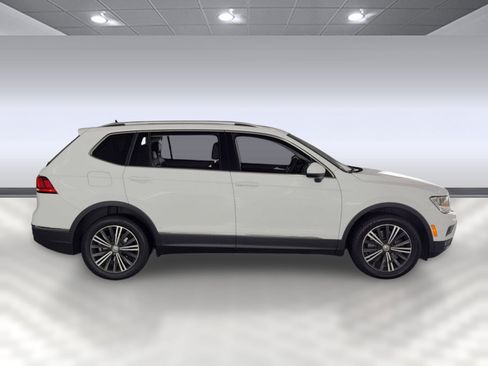 Used 2018 Volkswagen Tiguan SEL FWD image 8