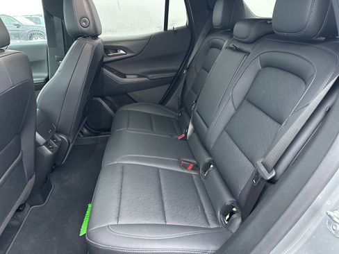 Used 2025 Chevrolet Equinox LT w/ Convenience Package II image 16