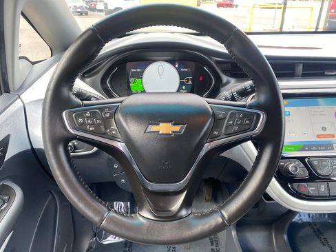 Used 2020 Chevrolet Bolt Premier w/ Infotainment Package FWD image 14