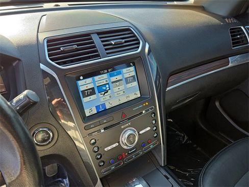 Used 2018 Ford Explorer Limited image 23