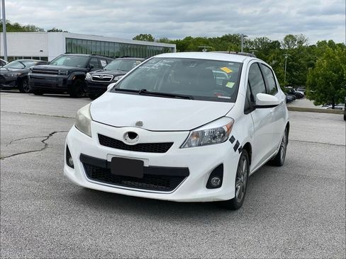 Used 2014 Toyota Yaris SE FWD image 3