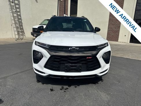 Used 2023 Chevrolet TrailBlazer RS w/ Convenience Package AWD/4WD image 2