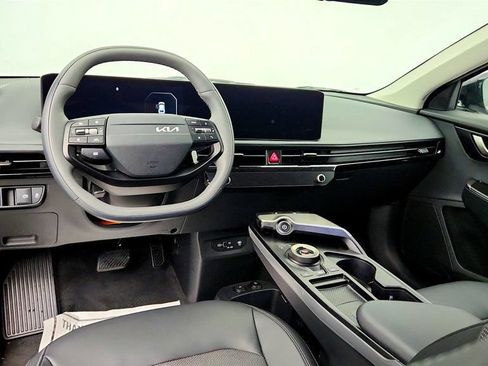 Used 2025 Kia EV6 Light RWD image 12