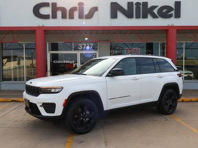 Used 2023 Jeep Grand Cherokee Altitude