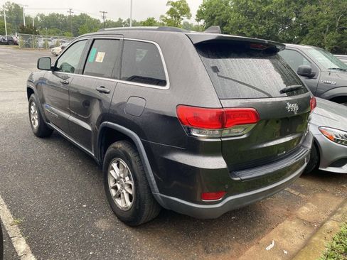 Used 2019 Jeep Grand Cherokee Laredo RWD image 6