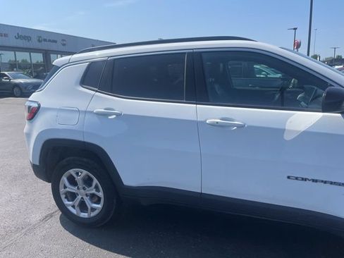 Used 2024 Jeep Compass Latitude AWD/4WD image 9