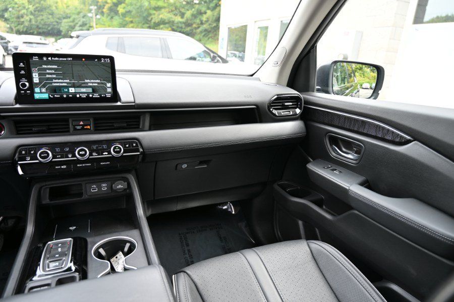 Used 2023 Honda Pilot Elite image 16