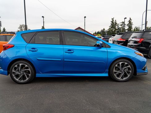 Used 2018 Toyota Corolla iM w/ All-Weather Mat Package image 8