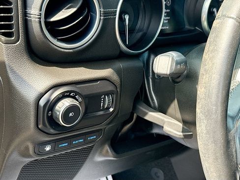 Used 2023 Jeep Wrangler Unlimited Sahara w/ Cold Weather Group AWD/4WD image 11