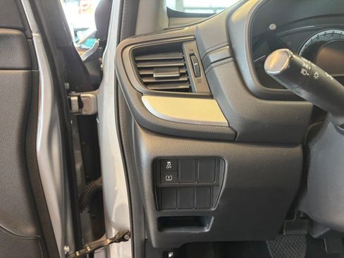 Used 2018 Honda CR-V LX image 16