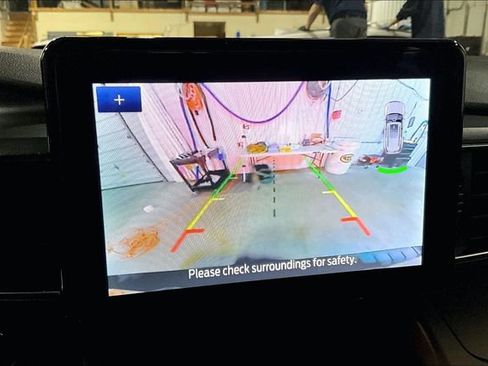 Used 2022 Ford Explorer XLT w/ Equipment Group 202A image 23