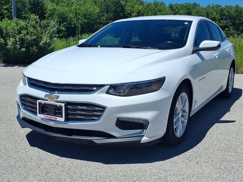 Used 2017 Chevrolet Malibu LT FWD image 28