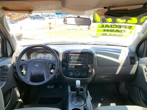 Used 2006 Ford Escape XLS FWD image 12