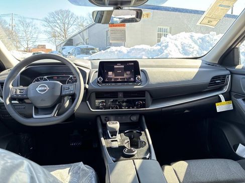 New 2026 Nissan Rogue SV image 9