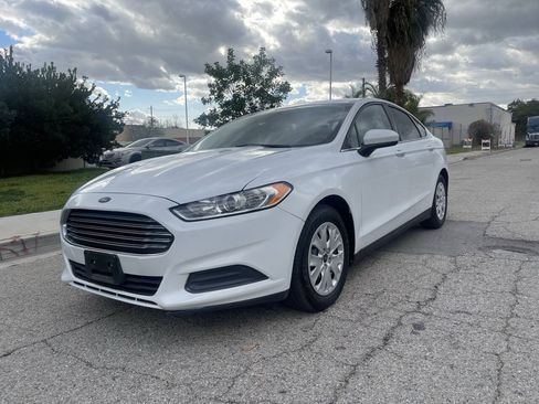 Used 2014 Ford Fusion S FWD image 2
