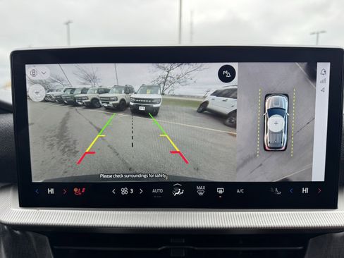 Certified 2025 Ford Explorer Platinum w/ LUX Leather Package image 23