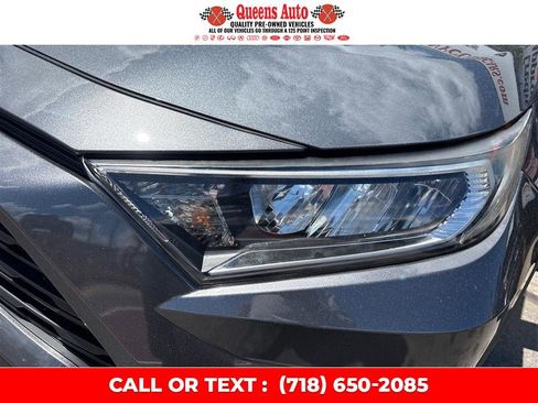 Used 2019 Toyota RAV4 XLE FWD image 32