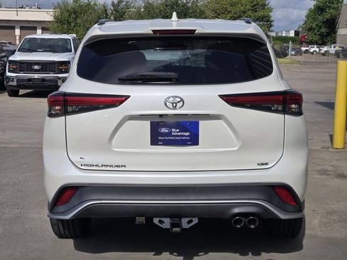 Used 2021 Toyota Highlander XSE FWD image 9