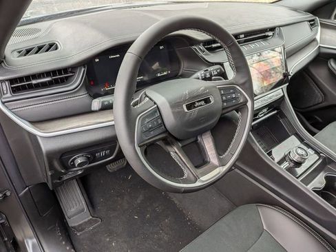 New 2026 Jeep Grand Cherokee Laredo image 10