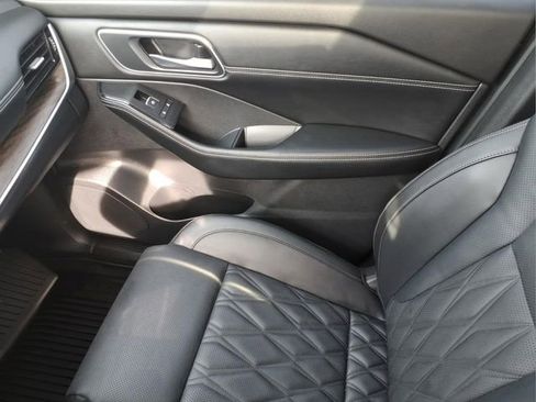 Certified 2025 Nissan Rogue Platinum AWD/4WD image 26