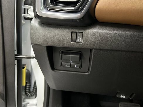 New 2025 GMC Canyon AT4 w/ Nightfall Edition image 18