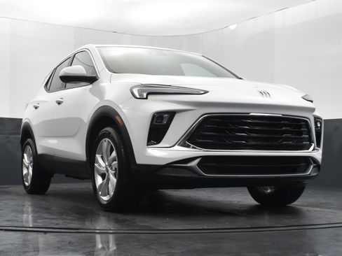 Used 2025 Buick Encore GX Preferred image 40