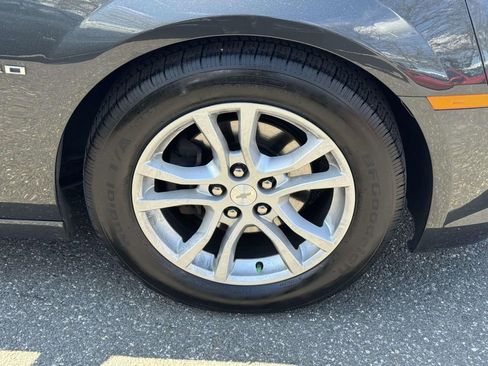Used 2015 Chevrolet Camaro LT RWD image 6
