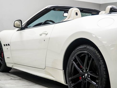 Used 2017 Maserati GranTurismo Sport RWD image 17