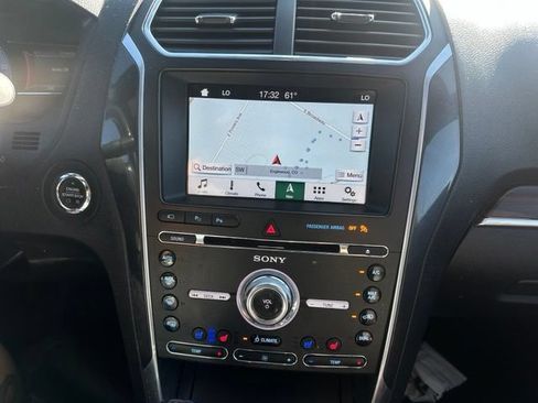 Used 2017 Ford Explorer Limited w/ Equipment Group 303A AWD/4WD image 13