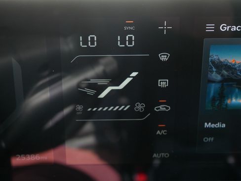 Used 2025 Kia K4 EX FWD image 25