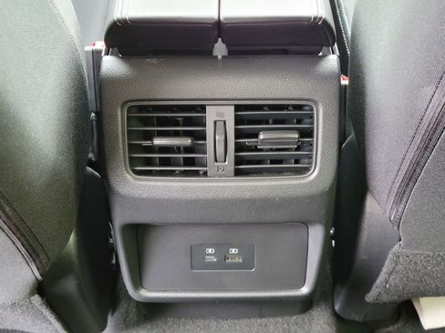 Used 2023 Nissan Rogue SV image 16