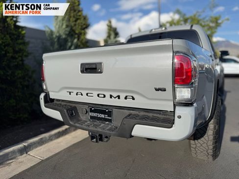 Used 2020 Toyota Tacoma TRD Off-Road w/ Technology Package AWD/4WD image 35
