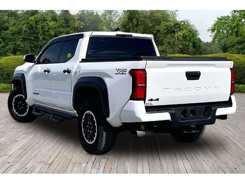 Used 2025 Toyota Tacoma TRD Off-Road AWD/4WD image 3