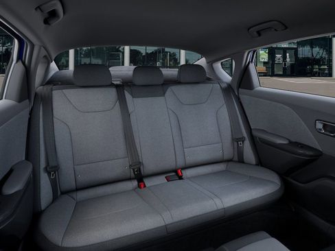 Used 2025 Kia K4 LXS image 18