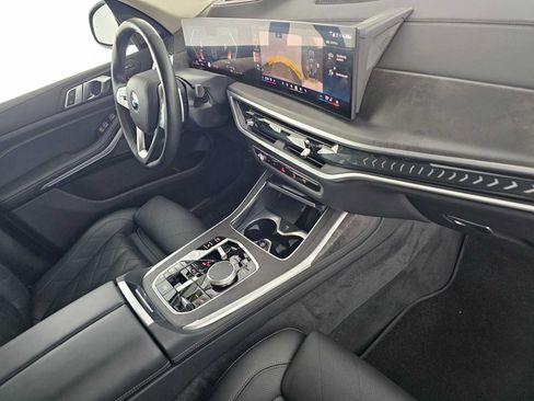 Used 2025 BMW X7 xDrive40i AWD/4WD image 11