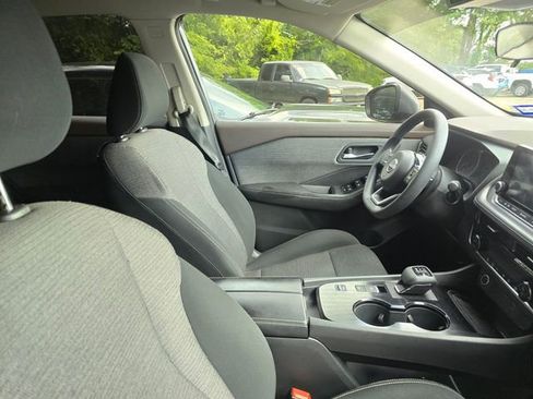 Used 2023 Nissan Rogue SV FWD image 9