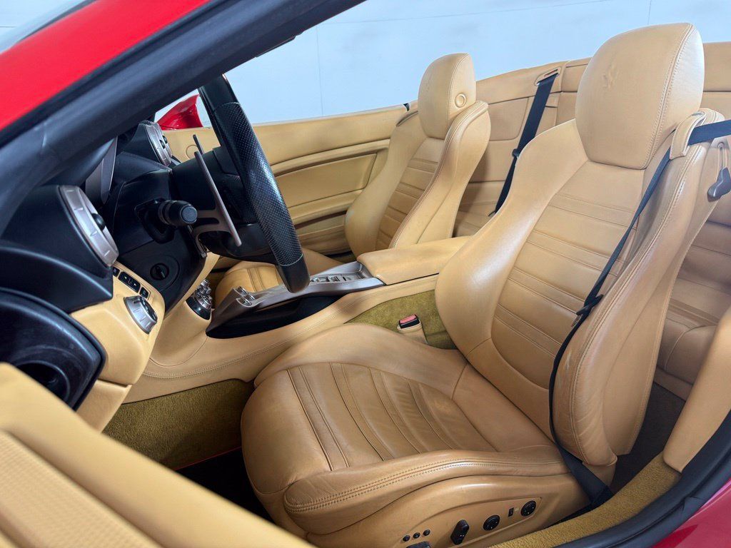 Used 2010 Ferrari California RWD image 13
