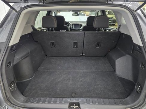 Used 2021 GMC Terrain SLE w/ Elevation Edition image 11