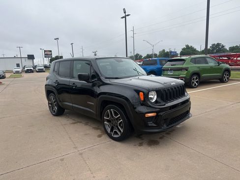 Used 2020 Jeep Renegade Sport FWD image 3