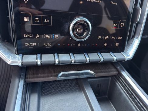Used 2025 GMC Acadia Denali w/ Super Cruise Package FWD image 17