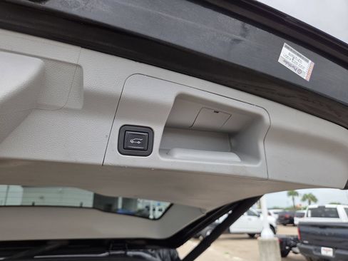 Used 2023 GMC Acadia SLT AWD/4WD image 27