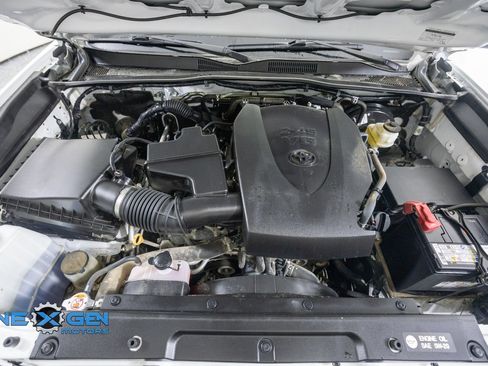 Used 2019 Toyota Tacoma TRD Sport AWD/4WD image 53